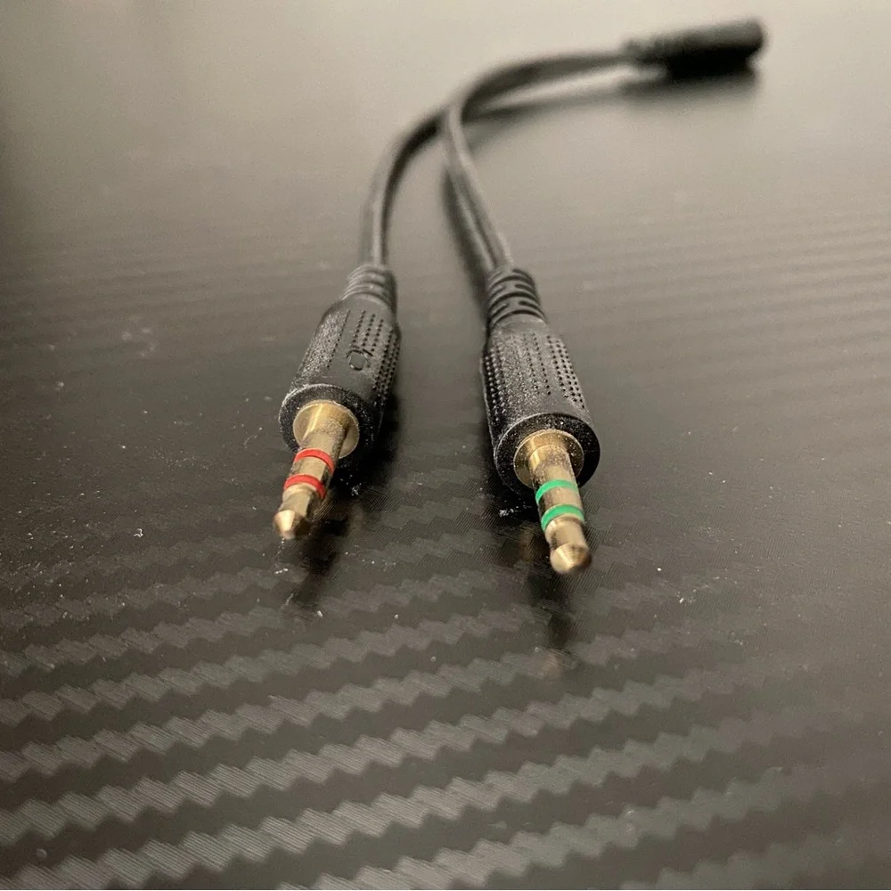 Audio splitter for headphones or multi media
